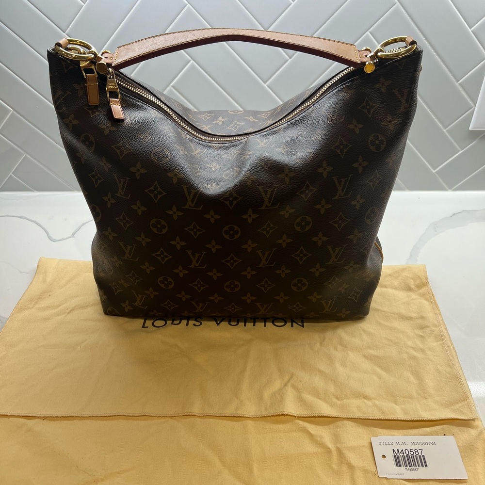 Louis Vuitton Sully M.M monogram 💯 authtic and comes with duster bag